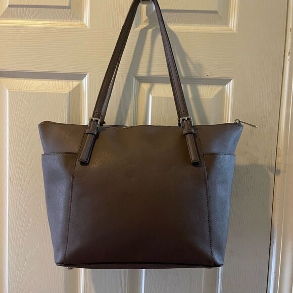 Michael Kors Jet Set Safiano Gray leather tote Silver tone hardwares & l… - Picture 3 of 16